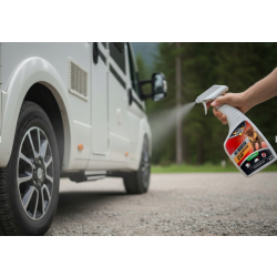 Application du spray anti-fouines NO MARTEN sur véhicule